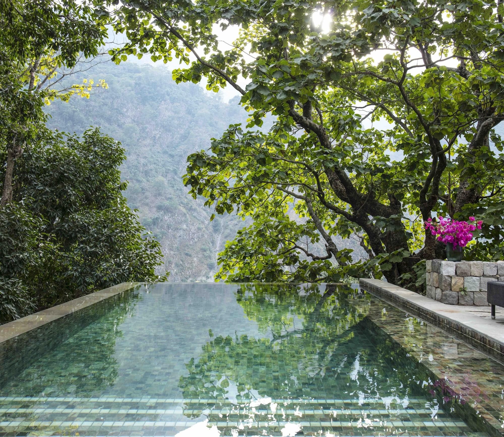 Taj Rishikesh Resort And Spa Dehradun Exteriör bild
