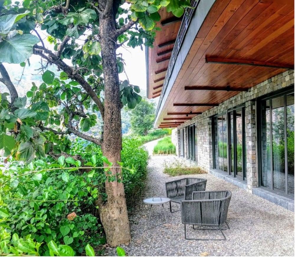 Taj Rishikesh Resort And Spa Dehradun Exteriör bild