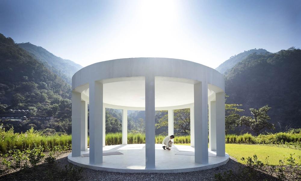 Taj Rishikesh Resort And Spa Dehradun Exteriör bild