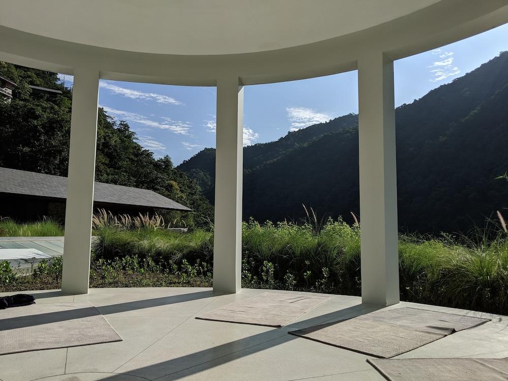 Taj Rishikesh Resort And Spa Dehradun Exteriör bild